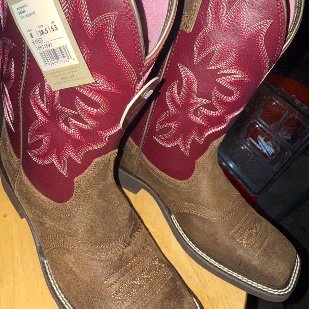 NWT! Ariat Women's Delilah Soft Toe Red & Brown, Western Boots!